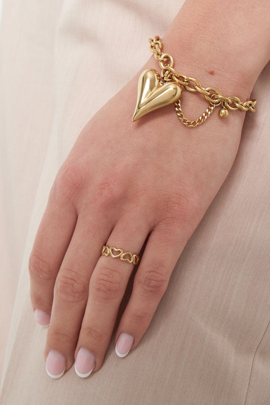 Love all over ring